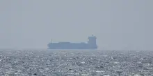 'Almeno 43 navi portacontainer ancora bloccate nel Golfo Persico'