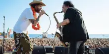 Jovanotti, quando Avitabile improvvisa al sax si apre il cielo