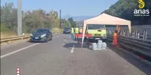 Code in autostrada A19 Catania-Palermo, Anas distribuisce acqua