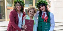 >ANSA-LA-STORIA/ Mamma e figlia, cerimonia di laurea per due