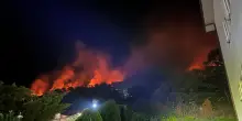 Fiamme e paura nella notte, evacuate abitazioni nel Foggiano