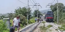 Fiamme su un treno della  Circumvesuviana, paura e disagi per i viaggiatori