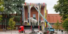 Dopo la balenottera vandalizzata, alla Triennale un elefante