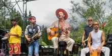 Tra bici, sole e pioggia, il concerto bike sold out di Jovanotti