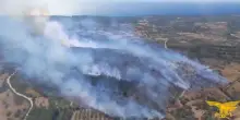 Incendio nel Nuorese in bonifica e riapre la statale 125