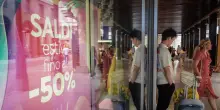 Confcommercio Milano, pre saldi sono presa in giro che erode 20% di mercato
