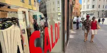 Saldi al via, spesa media di 92 euro a testa
