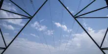 'In Italia tasse su elettricit&agrave; fino 4 volte superiori a quelle sul gas'