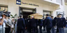 Venier e Ricciarelli alla camera ardente di Baudo