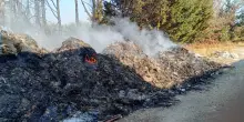 Incendio ad ecoballe in area sotto sequestro nel Foggiano