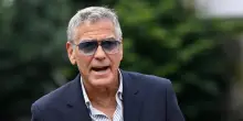 Clooney dà forfati e il cast di Jay Kelly va in analisi