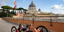 A Roma la terza tappa del tour mondiale in handbike di Pelletier