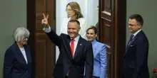 Polonia, giura il nuovo presidente Karol Nawrocki