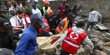 Kenya, pullman di ritorno da un funerale si ribalta, 21 morti