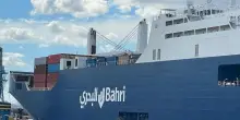 Bahri Yanbu ha lasciato Genova, cannone fuori dal porto