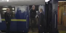 Il principe Harry arriva a Kiev, sul treno del governo britannico
