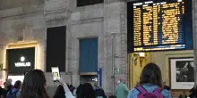 Guasto a treno in Stazione Centrale a Milano, ritardi fino a 100 minuti