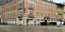 Nel Comasco per il maltempo ancora frane, citt&agrave; sott'acqua