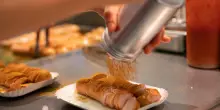 Lite tra Berlino e Duisburg su chi ha inventato il currywurst