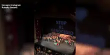 "Stop al genocidio", l'appello di Roberto Bolle alla Scala