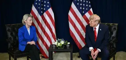 Von der Leyen: 'La Groenlandia appartiene al suo popolo ed &egrave; nella Nato'. Trump: 'Serve agli Usa'