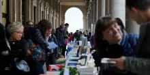Portici di carta compie 18 anni, 2 km di libri a Torino