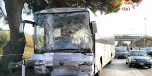Scontro tra bus con 100 studenti a bordo, alcuni feriti lievi