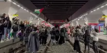Torino, corteo pro-Palestina blocca i binari di Porta Susa