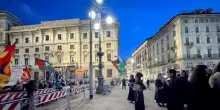 In piazza Scala la moda e i pro Gaza uniti per un momento
