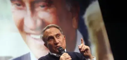 Lite tra le figlie di Emilio Fede per l'eredit&agrave;, la Procura archivia ma la disputa resta accesa