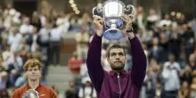 Alcaraz batte Sinner agli US Open e torna n.1 del tennis