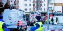 Strage alla festa di Capodanno nel bar di una stazione sciistica svizzera: 40 morti e 100 feriti