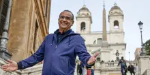 'Tutti cantano Sanremo', Carlo Conti in Piazza di Spagna per lo spot