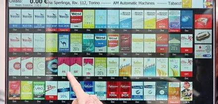 Al via la campagna per aumentare di 5 euro il prezzo delle sigarette