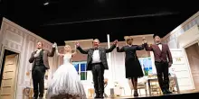 Amori e tradimenti in 'Plaza Suite' di Neil Simon con Debora Caprioglio