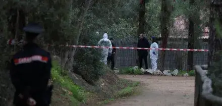 Omicidio a Carbonia, un uomo ucciso e poi dato alle fiamme