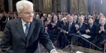 Mattarella, le nuove povert&agrave; sono un problema da affrontare
