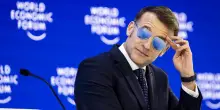A ruba gli occhiali 'Top Gun' di Macron, la casa madre &egrave; italiana