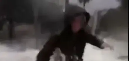 Maltempo, sindaci del Messinese travolti da onda mentre fanno diretta Fb