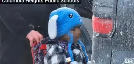 Bimbo di 5 anni arrestato dall'Ice a Minneapolis, &egrave; detenuto in Texas. Il dipartimento smentisce