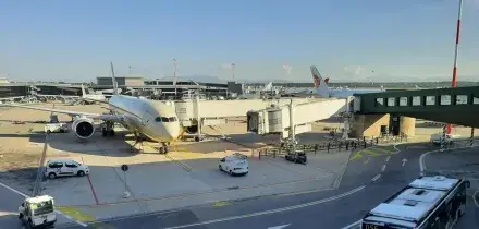 Scattano le prime restrizioni sui carburanti per gli aerei