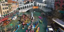 Sabato via al Carnevale di Venezia, nel segno delle Olimpiadi