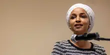 Chi &egrave; Ilhan Omar, aggredita a Minneapolis: da rifugiata a prima deputata musulmana d'America