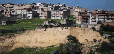 Musumeci: "Per Niscemi stop alle rate per i mutui. Proporr&ograve; in Cdm un'indagine amministrativa"