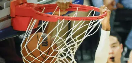 Nba: Oklahoma cade con Minnesota, Denver torna a vincere