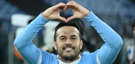 Lazio batte Genoa 3-2 con un rigore al 90'+10 CRONACA e FOTO