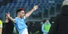 Lazio all'ultimo respiro sul Genoa, senza tifosi Sarri batte De Rossi