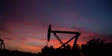 Il petrolio chiude in calo a New York, -2,58%