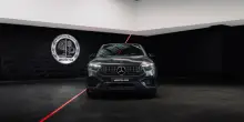 Mercedes, utili quasi dimezzati nel 2025 a 5,3 miliardi