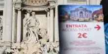 Sul Financial Times la critica al ticket di 2 euro per Fontana di Trevi